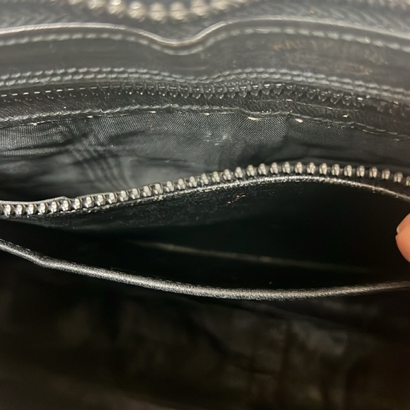 Gucci Leather Shoulder Bag - Picture 11 of 12